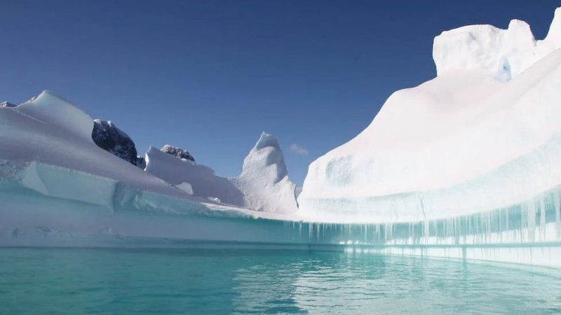 “The Bone-Chilling Beauty: Exploring the Most Frigid Place on Earth”